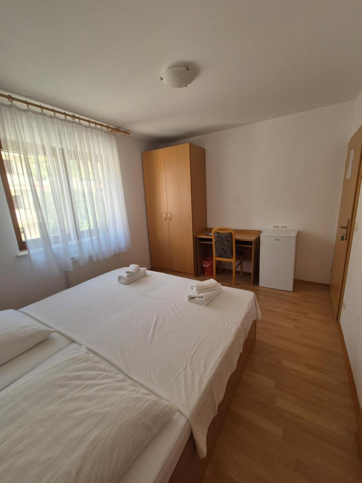 Apartments And Rooms Mamic ドゥギ・ラット エクステリア 写真