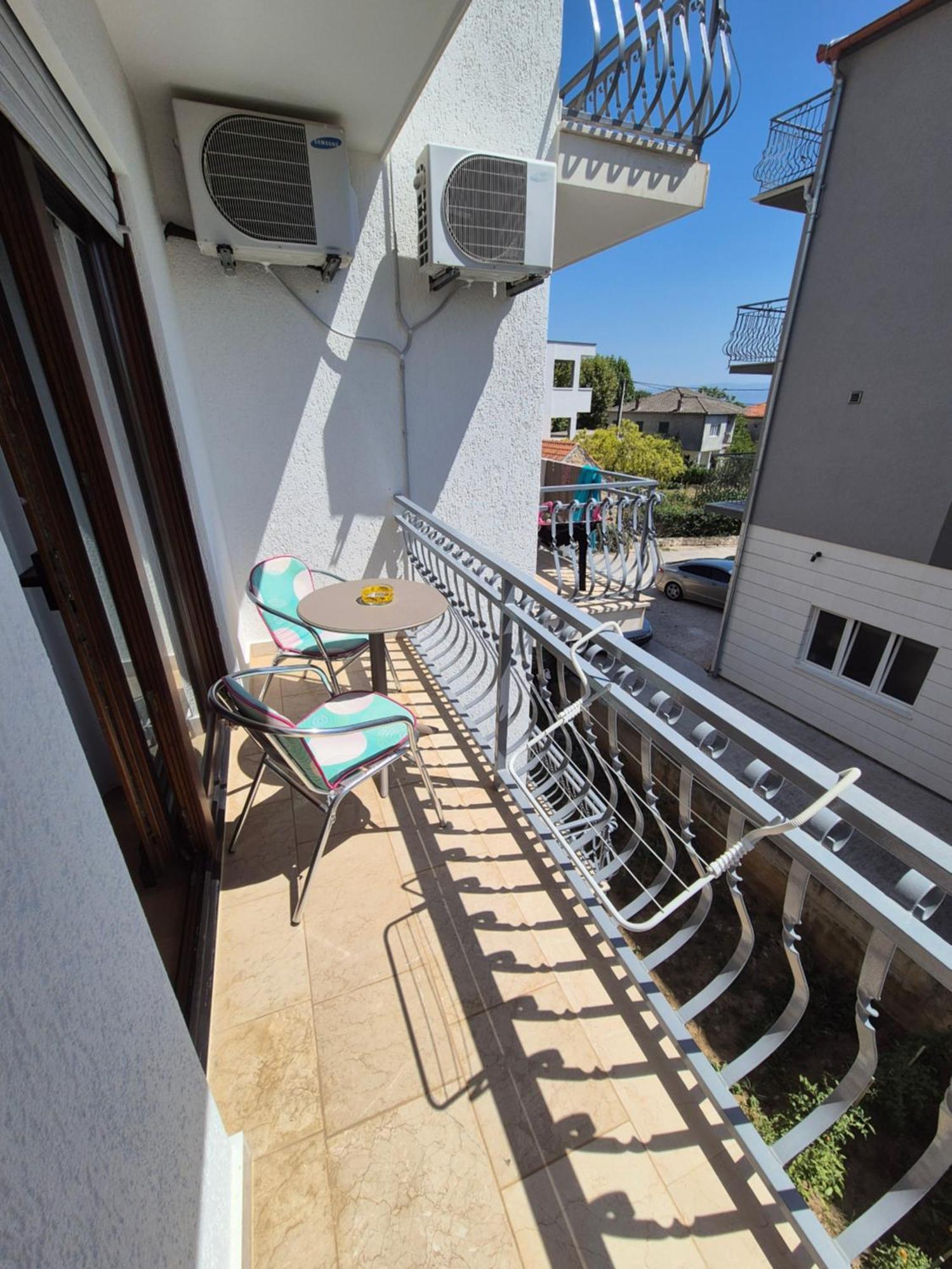 Apartments And Rooms Mamic ドゥギ・ラット エクステリア 写真