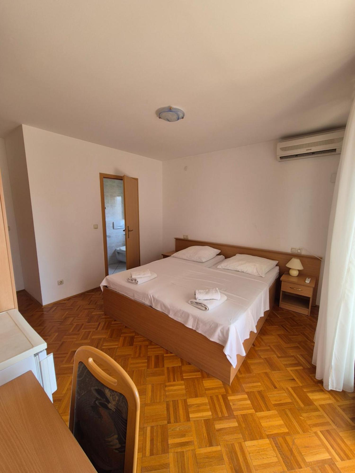 Apartments And Rooms Mamic ドゥギ・ラット エクステリア 写真